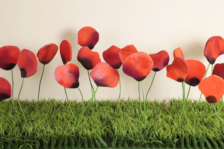 Κατασκευή της Γεωργίας Μπλιάτσου από τη συλλογή ΄Φωνές Λουλουδιών΄