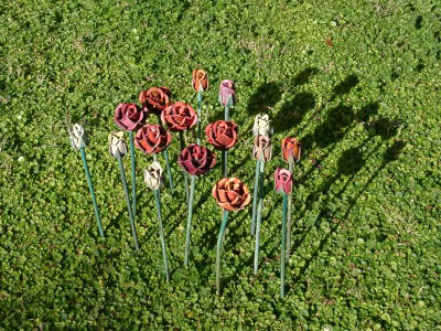 Κατασκευή της Γεωργίας Μπλιάτσου από τη συλλογή ΄Πορτρέτα Λουλουδιών΄