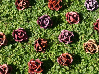 Κατασκευή της Γεωργίας Μπλιάτσου από τη συλλογή ΄Πορτρέτα Λουλουδιών΄