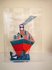 Κατασκευή της Γεωργίας Μπλιάτσου από τη συλλογή ΄Ανοιξιάτικες Συναντήσεις΄